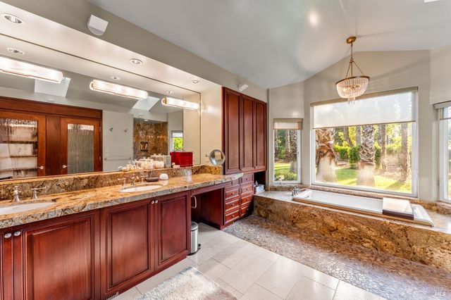 541 Sunset Dr, Angwin, CA 94508