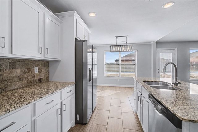 729 NW 64th Avenue, Bentonville, AR 72713