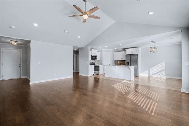 729 NW 64th Avenue, Bentonville, AR 72713