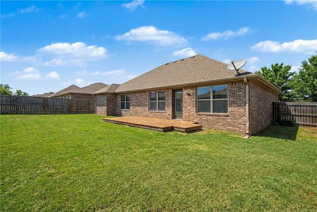 729 NW 64th Avenue, Bentonville, AR 72713