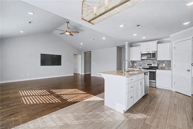 729 NW 64th Avenue, Bentonville, AR 72713