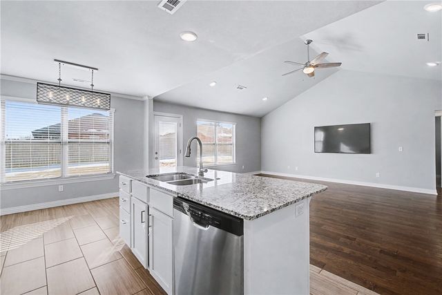 729 NW 64th Avenue, Bentonville, AR 72713