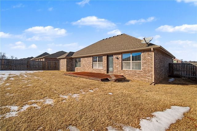 729 NW 64th Avenue, Bentonville, AR 72713