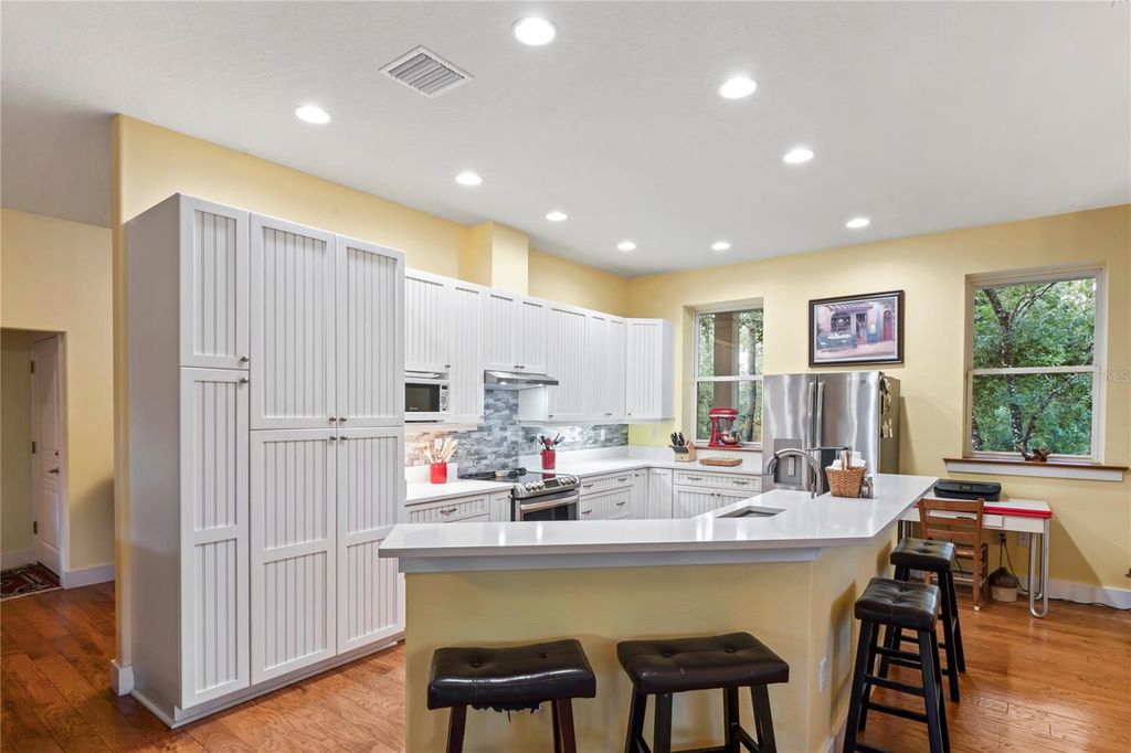 Image 13 of property listing at 3431 RIDERWOOD DR, Dade City, FL 33523