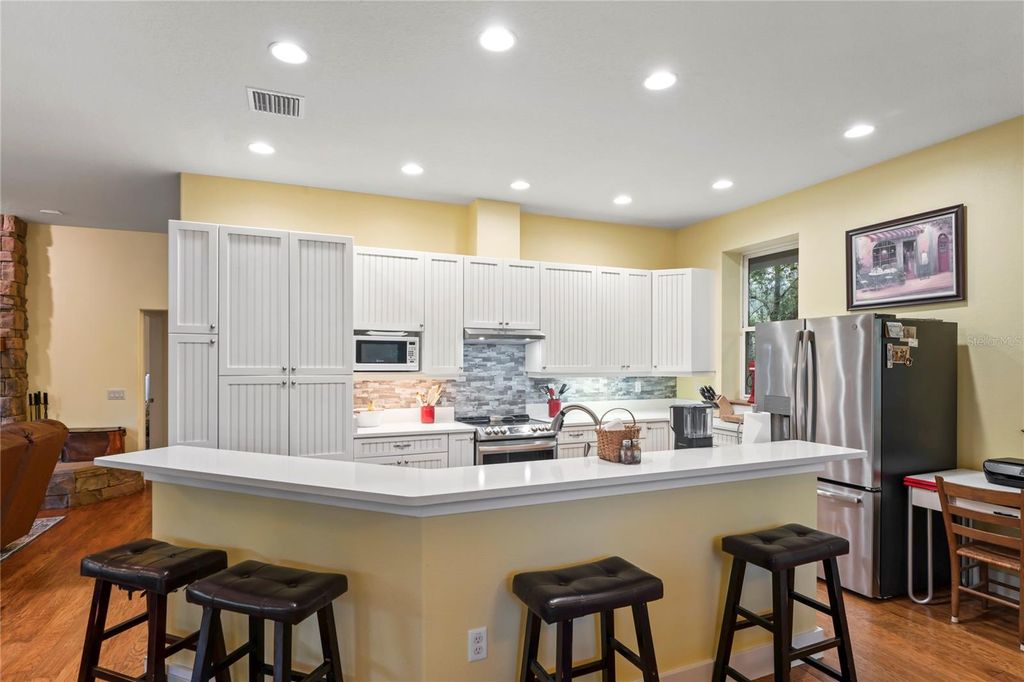 Image 14 of property listing at 3431 RIDERWOOD DR, Dade City, FL 33523