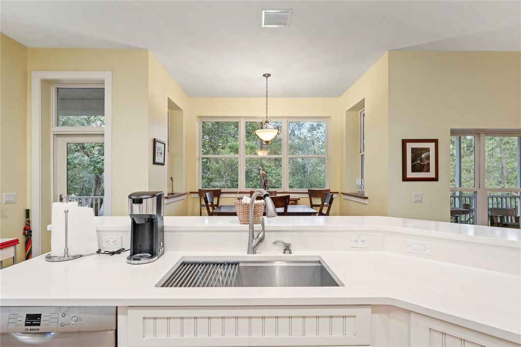 Image 19 of property listing at 3431 RIDERWOOD DR, Dade City, FL 33523
