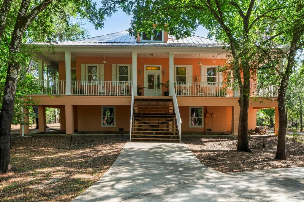 Image 3 of property listing at 3431 RIDERWOOD DR, Dade City, FL 33523