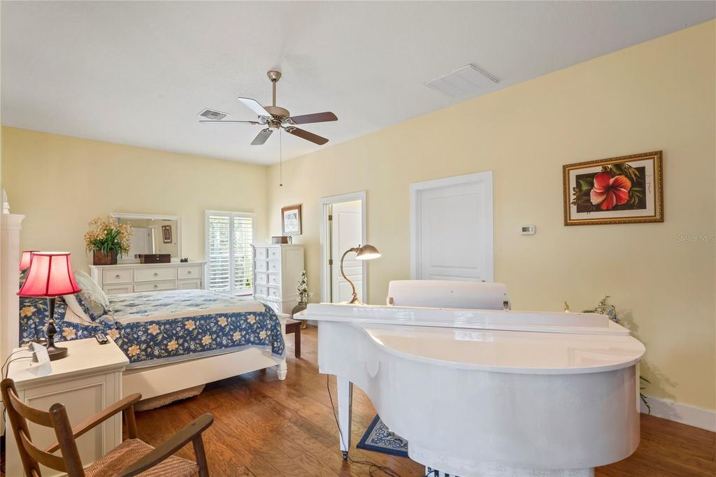 Image 24 of property listing at 3431 RIDERWOOD DR, Dade City, FL 33523