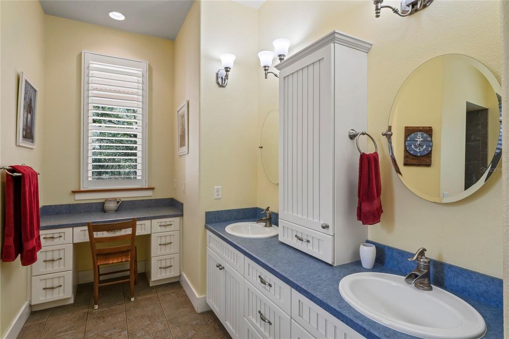Image 27 of property listing at 3431 RIDERWOOD DR, Dade City, FL 33523