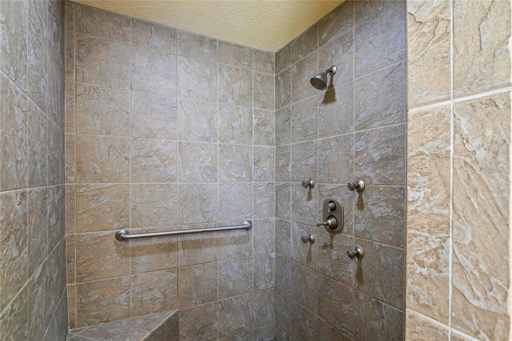 Image 30 of property listing at 3431 RIDERWOOD DR, Dade City, FL 33523