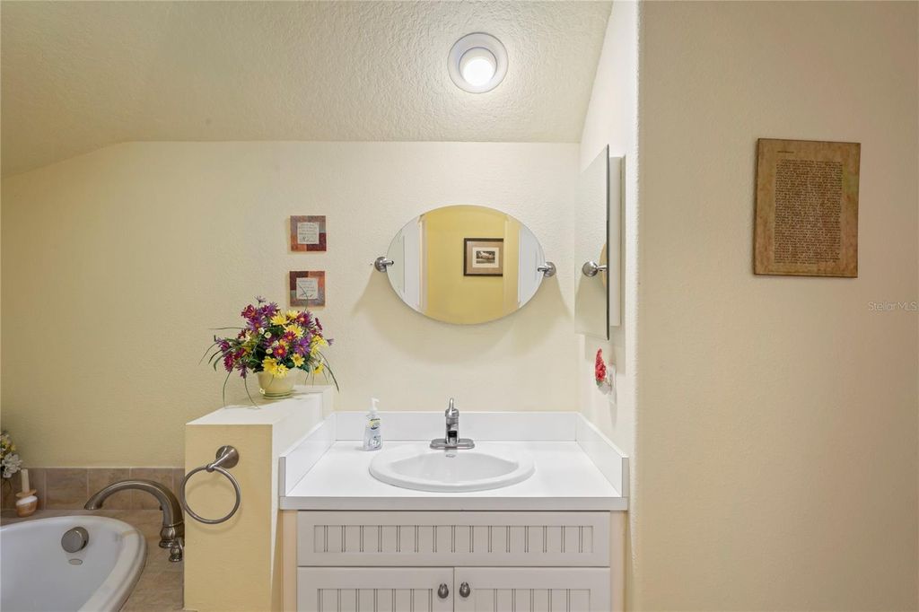 Image 38 of property listing at 3431 RIDERWOOD DR, Dade City, FL 33523