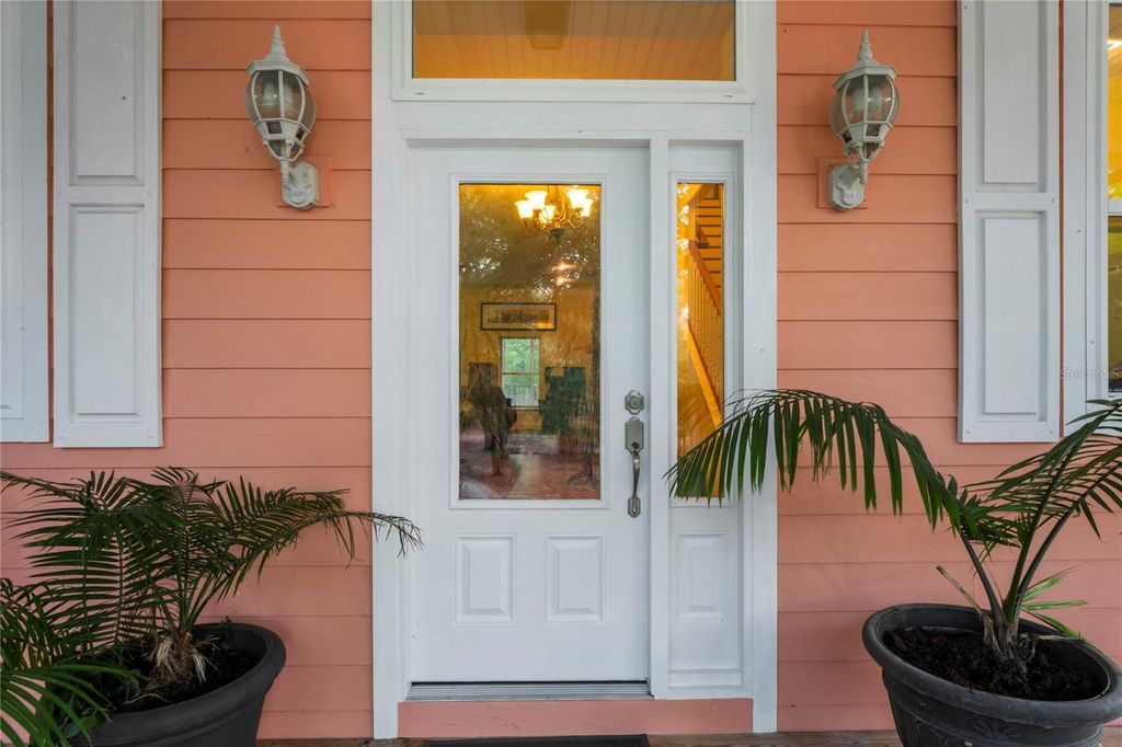 Image 5 of property listing at 3431 RIDERWOOD DR, Dade City, FL 33523