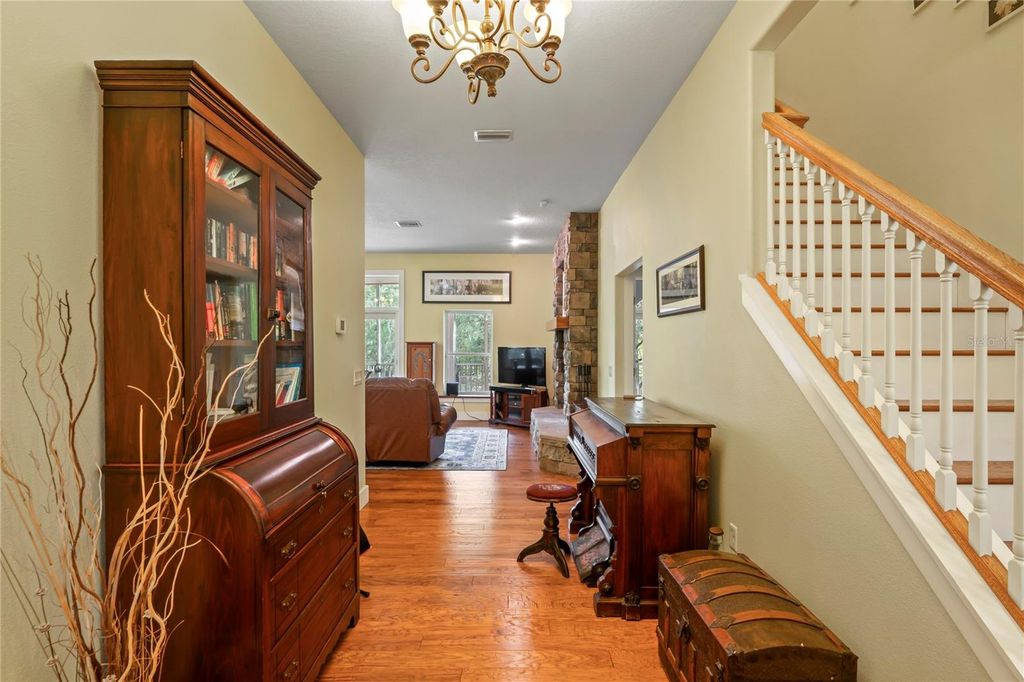 Image 7 of property listing at 3431 RIDERWOOD DR, Dade City, FL 33523