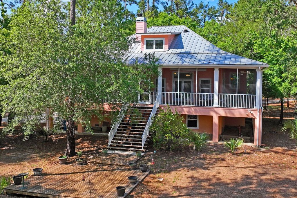 Image 71 of property listing at 3431 RIDERWOOD DR, Dade City, FL 33523