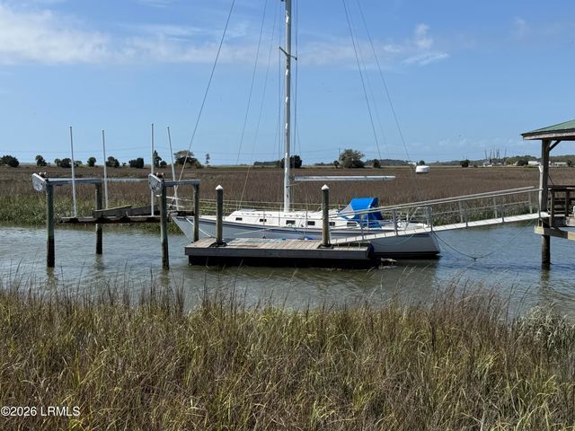 77 Inglewood Circle, St. Helena Island, SC 29920