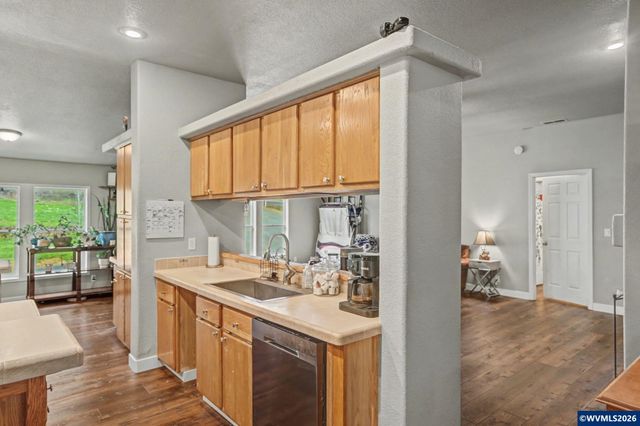 16310 Oakdale Rd, Dallas, OR 97338