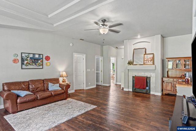 16310 Oakdale Rd, Dallas, OR 97338