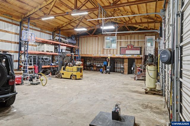 16310 Oakdale Rd, Dallas, OR 97338