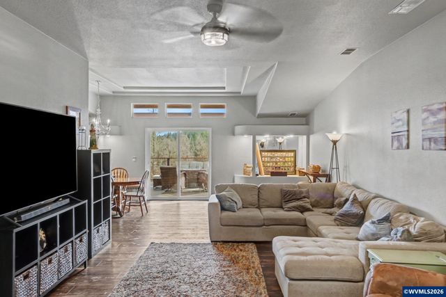 16310 Oakdale Rd, Dallas, OR 97338