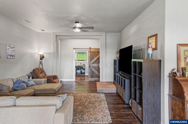 16310 Oakdale Rd, Dallas, OR 97338