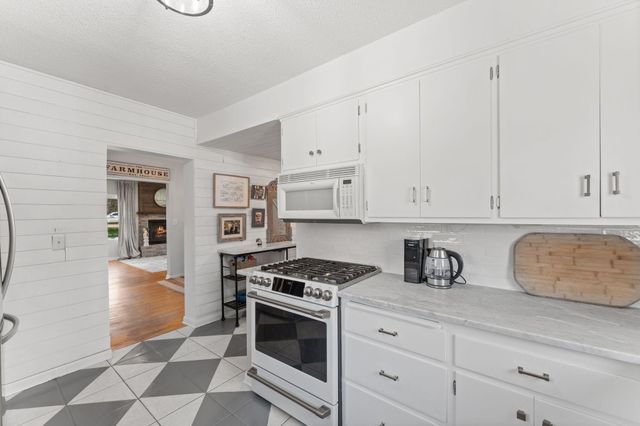 405 S Old Crystal Bay Road, Long Lake, MN 55356