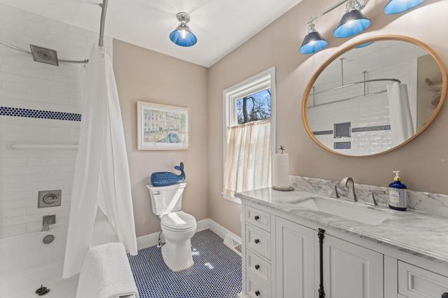 405 S Old Crystal Bay Road, Long Lake, MN 55356