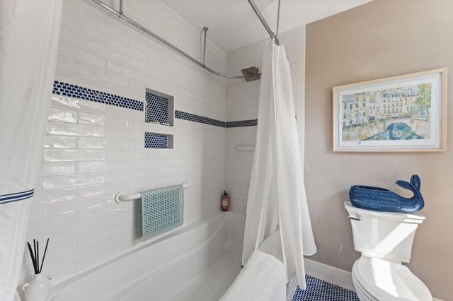 405 S Old Crystal Bay Road, Long Lake, MN 55356