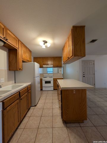 1134 MISTY ACRES DR, New Braunfels, TX 78130