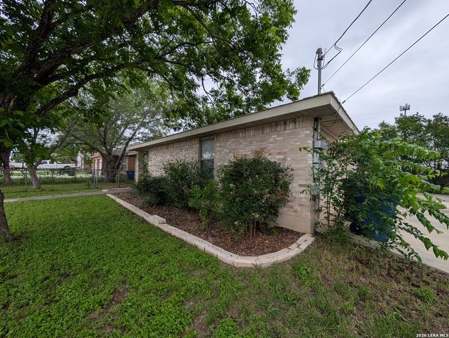 1134 MISTY ACRES DR, New Braunfels, TX 78130