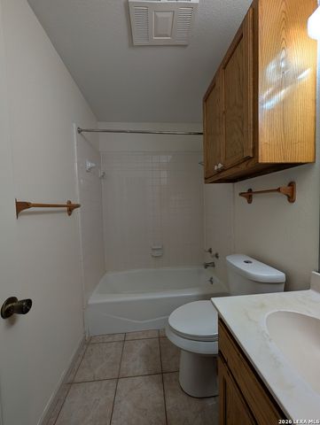 1134 MISTY ACRES DR, New Braunfels, TX 78130