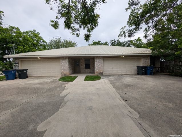 1134 MISTY ACRES DR, New Braunfels, TX 78130
