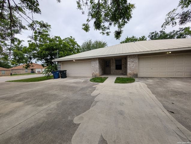 1134 MISTY ACRES DR, New Braunfels, TX 78130