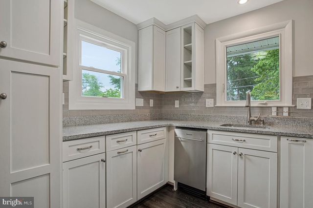 454 MANOR RD, Arnold, MD 21012