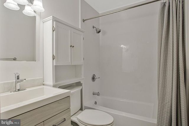 454 MANOR RD, Arnold, MD 21012