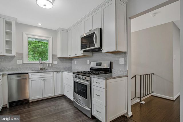 454 MANOR RD, Arnold, MD 21012