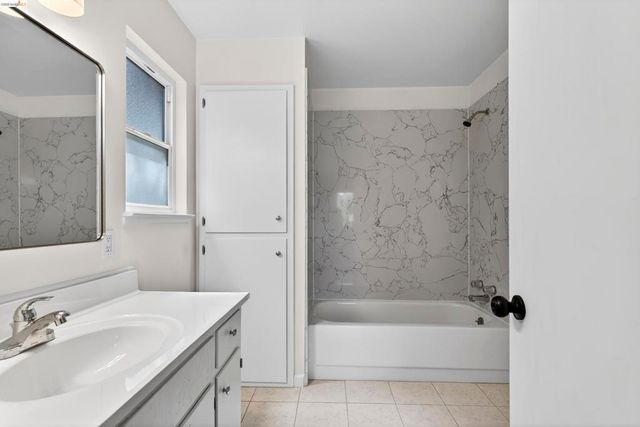 1114 S 57Th St, Richmond, CA 94804