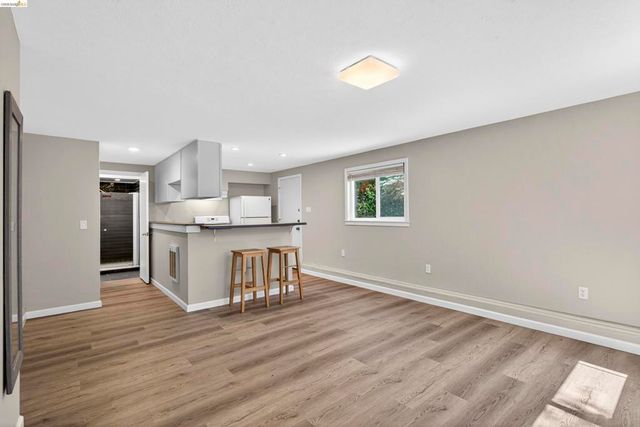 1114 S 57Th St, Richmond, CA 94804