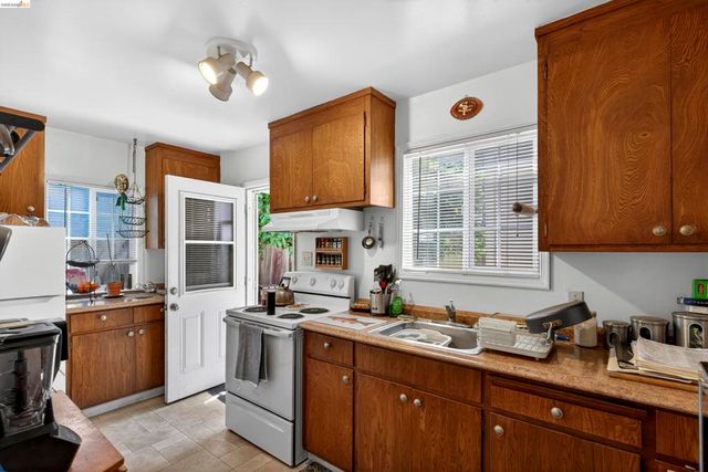 1114 S 57Th St, Richmond, CA 94804