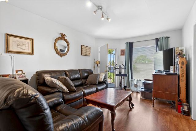 1114 S 57Th St, Richmond, CA 94804