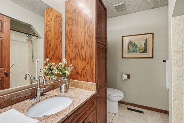 7201 32nd Avenue N, Crystal, MN 55427