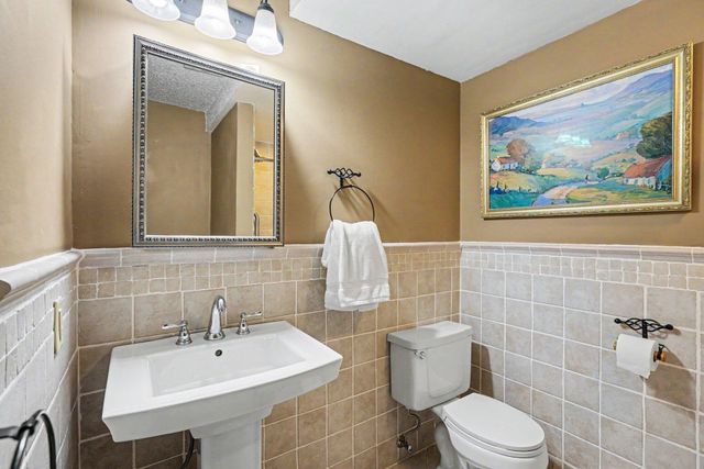 7201 32nd Avenue N, Crystal, MN 55427