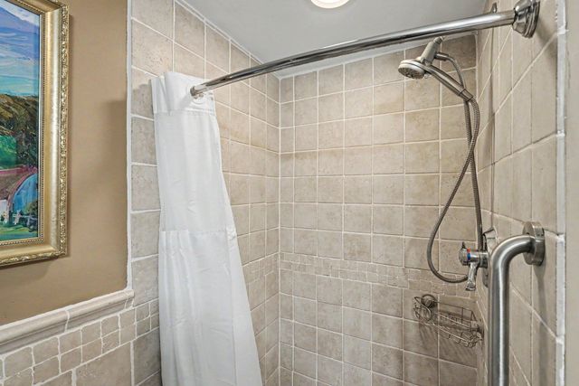 7201 32nd Avenue N, Crystal, MN 55427