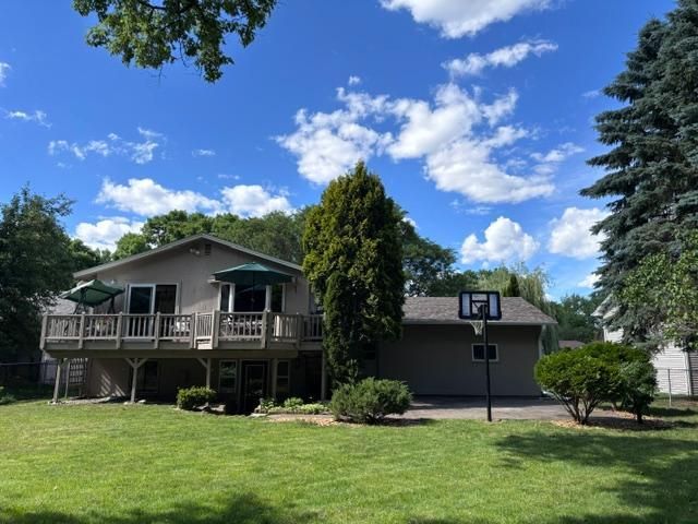 7201 32nd Avenue N, Crystal, MN 55427