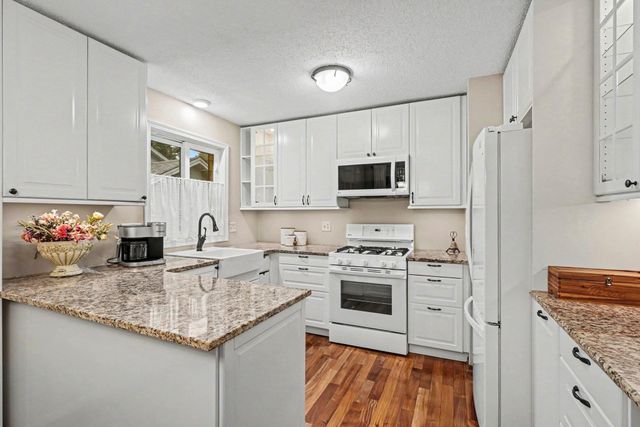 7201 32nd Avenue N, Crystal, MN 55427