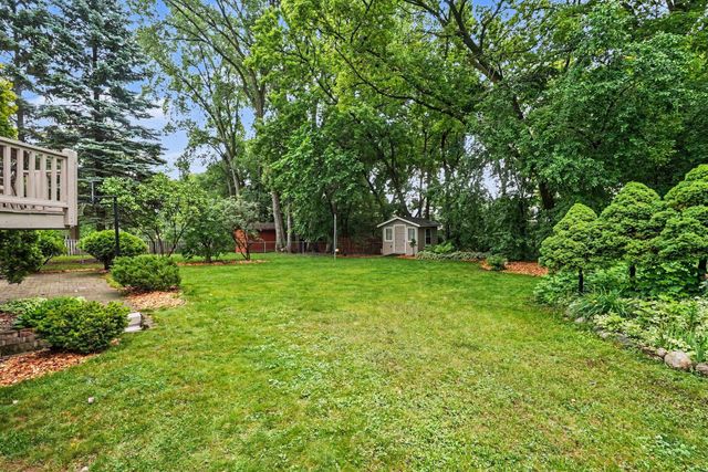 7201 32nd Avenue N, Crystal, MN 55427