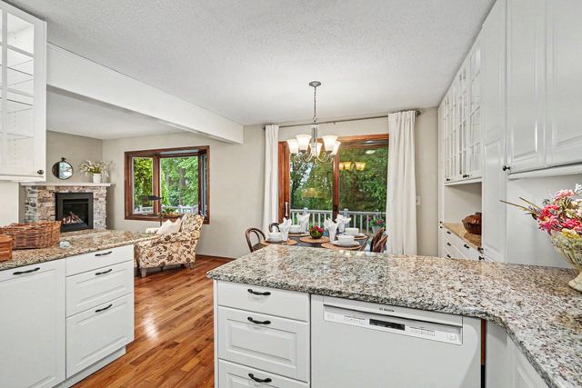 7201 32nd Avenue N, Crystal, MN 55427