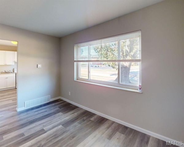 2 Bruce Drive, Florissant, MO 63031