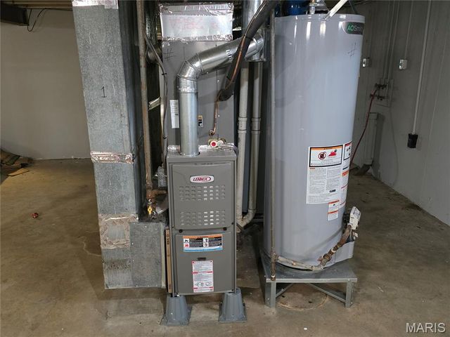 2 Bruce Drive, Florissant, MO 63031