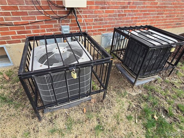 2 Bruce Drive, Florissant, MO 63031