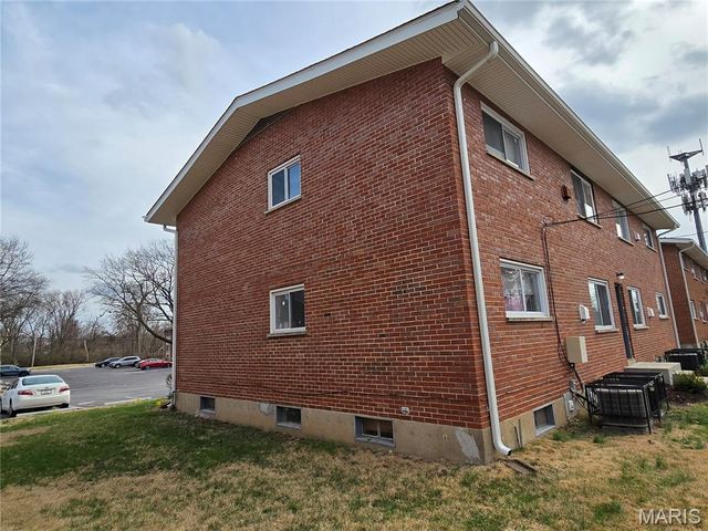 2 Bruce Drive, Florissant, MO 63031